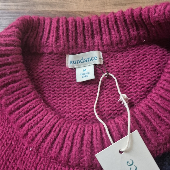 Sweater in Size Medium - Picture 3 of 5